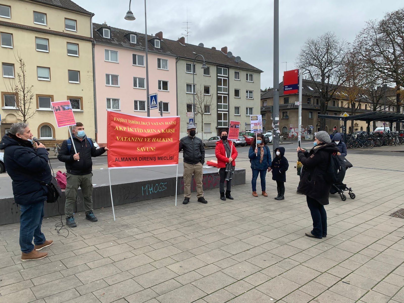 Köln Direniş Meclisi AKP’nin Soygun Talan Düzenine Karşı Eylem Gerçekleştirdi - Image 1 Köln Direniş Meclisi AKP’nin Soygun Talan Düzenine Karşı Eylem Gerçekleştirdi - Image 1