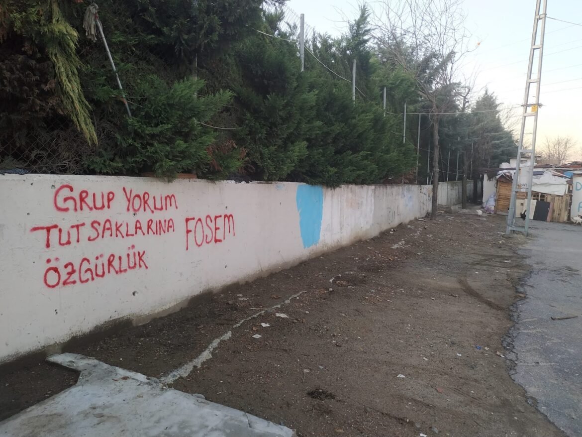 İdil Kültür Merkezi Emekçileri Grup Yorum’a Yönelik Sansüre Karşı Nurtepe’de Yazılama Yaptı - Image 1