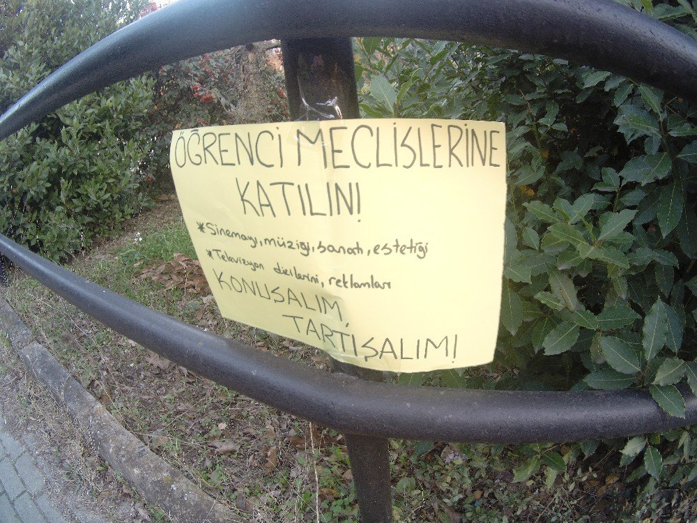 Dev-Gençliler Öğrenci Meclisleri İçin Duvar Gazetesi Astı - Image 1