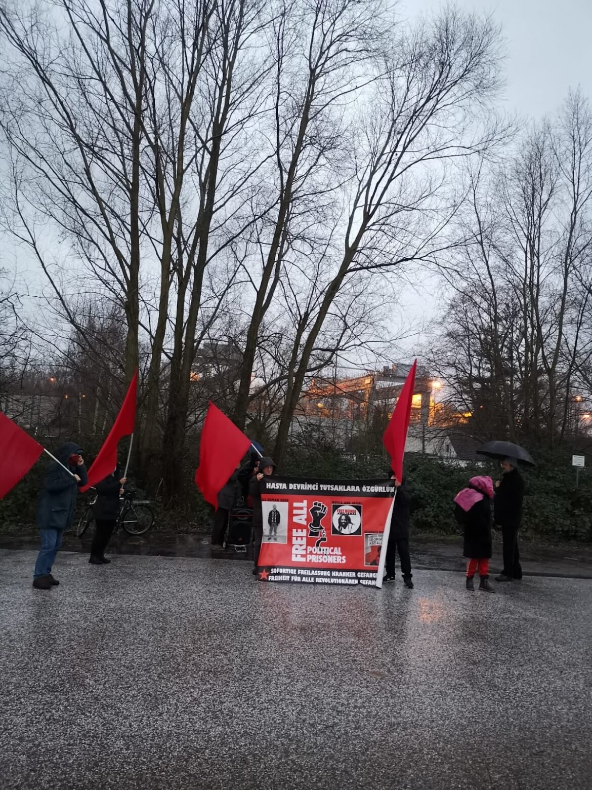 Hamburg Adalet Komitesi: Yıl Başında Hamburg’ Da Musa Aşoğlu’ nun Tutsak Tutulduğu Hapishane Önündeydik - Image 1