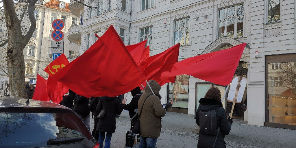 Berlin’de Yunanistan Büyük Elçiliği Önünde Eylem - Image 3 Berlin’de Yunanistan Büyük Elçiliği Önünde Eylem - Image 3