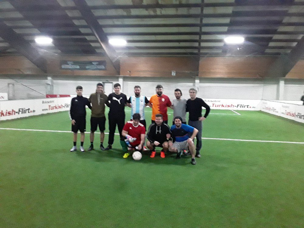 Almanya Direniş Meclisi: Her Perşembe Köln’de Futbol Oynuyoruz - Image 2 Almanya Direniş Meclisi: Her Perşembe Köln’de Futbol Oynuyoruz - Image 2