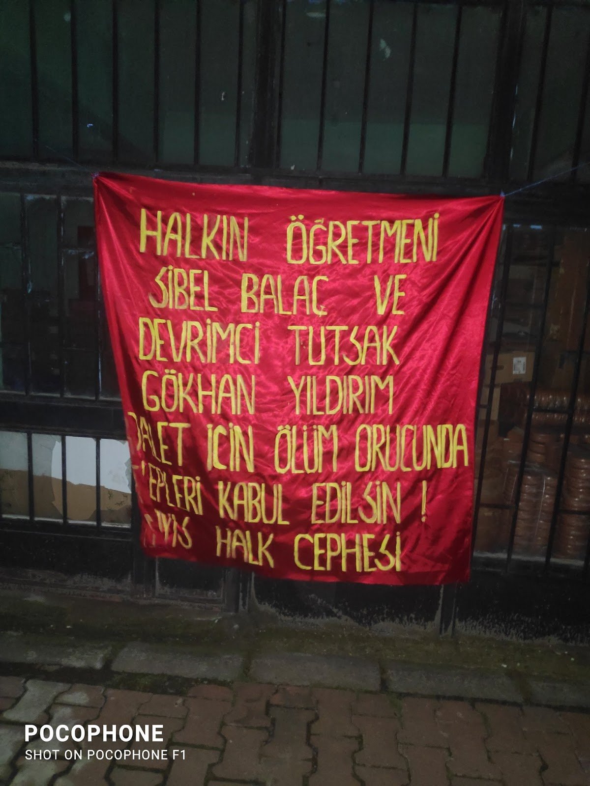 Birmayıs Halk Cephesi Pankart Astı - Image 1 Birmayıs Halk Cephesi Pankart Astı - Image 1