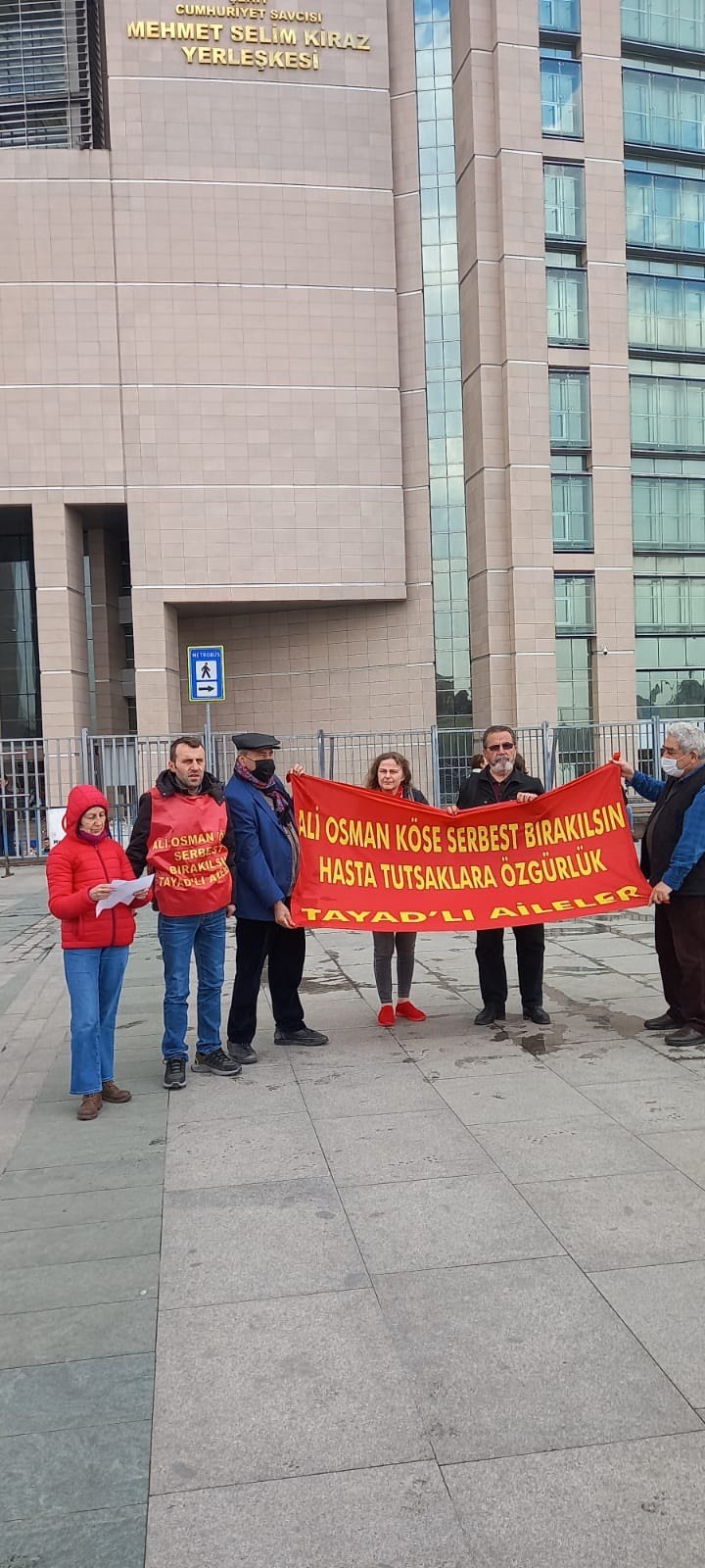 TAYAD’lı Aileler Çağlayan Adliyesi Önünde Hasta Tutsaklar İçin Eylem Yaptı - Image 1