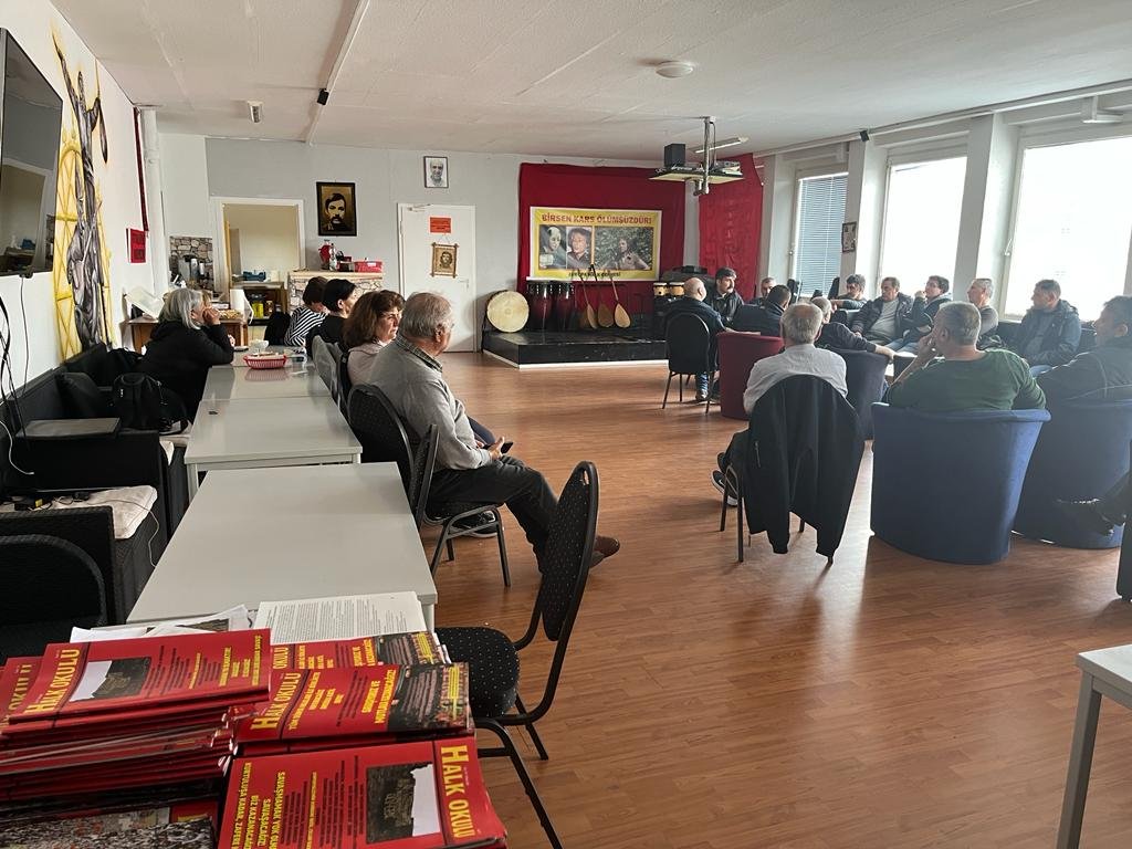 Stuttgart’ta Halk Toplantısı Yapıldı - Image 1