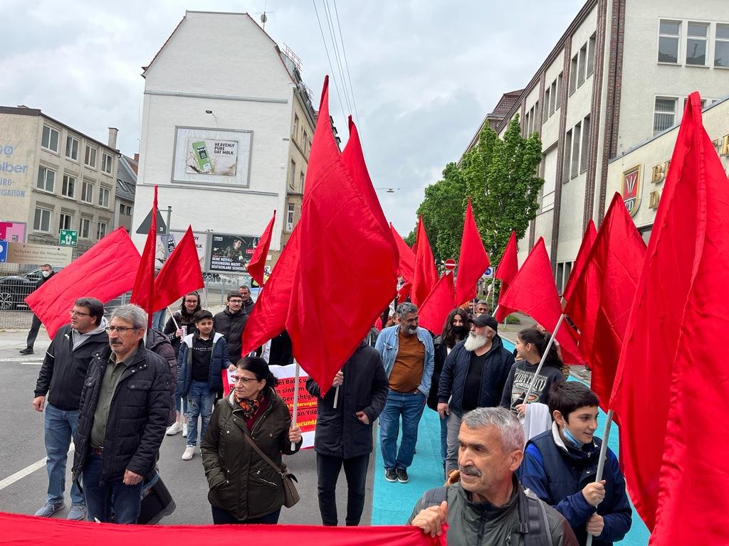 Stuttgart Halk Meclisi 1 Mayıs Yürüyüşünde Yer Aldı - Image 1