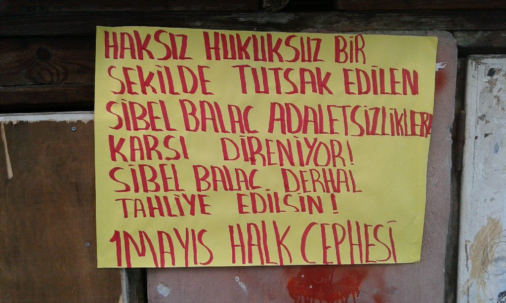 Bir Mayıs Mahallesinde Halk Cepheliler Ölüm Orucundaki Sibel Balaç İçin Duvar Gazetesi Çalışması Yaptı - Image 1