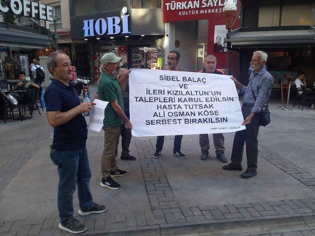 İzmir TAYAD’lı Aileler Basın Açıklaması Yaptılar - Image 1