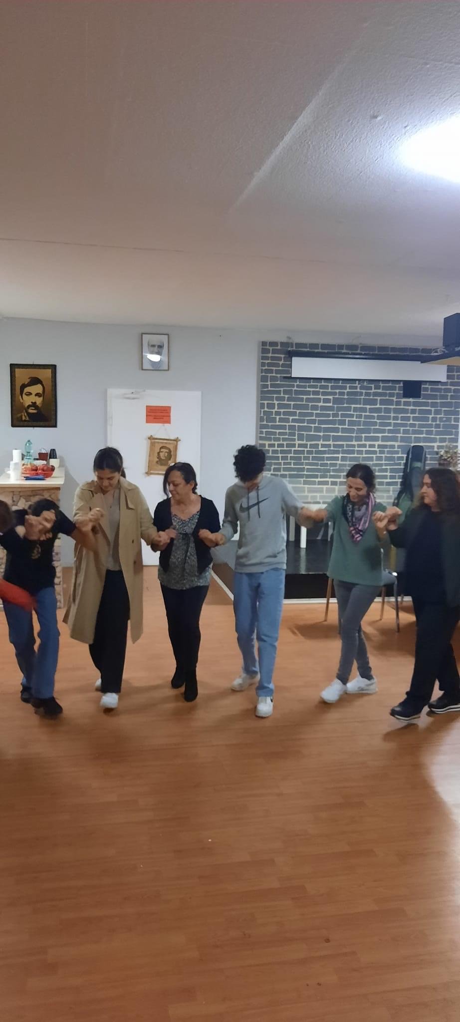 Stuttgart Halk Kültür Evinde Yörelerimiz ve Türkülerimiz Gecesi (ADIYAMAN) - Image 2 Stuttgart Halk Kültür Evinde Yörelerimiz ve Türkülerimiz Gecesi (ADIYAMAN) - Image 2