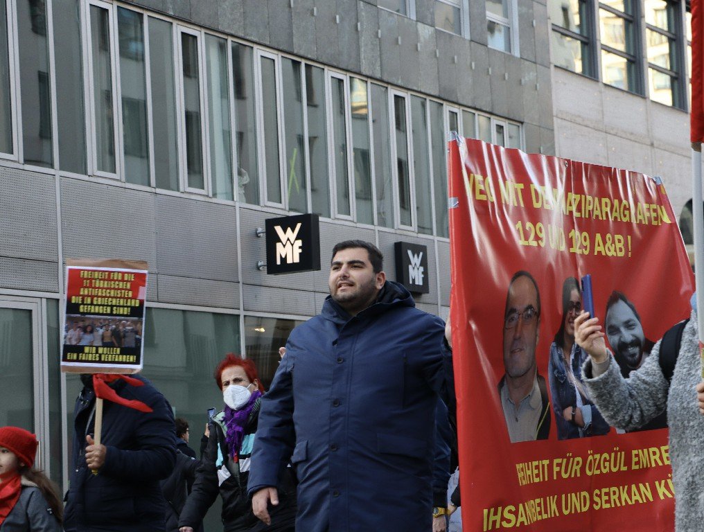 129 Yasasına Karşı Berlin Sokaklarında Yaklaşık 200 Kişi Yürüdü - Image 15 129 Yasasına Karşı Berlin Sokaklarında Yaklaşık 200 Kişi Yürüdü - Image 15