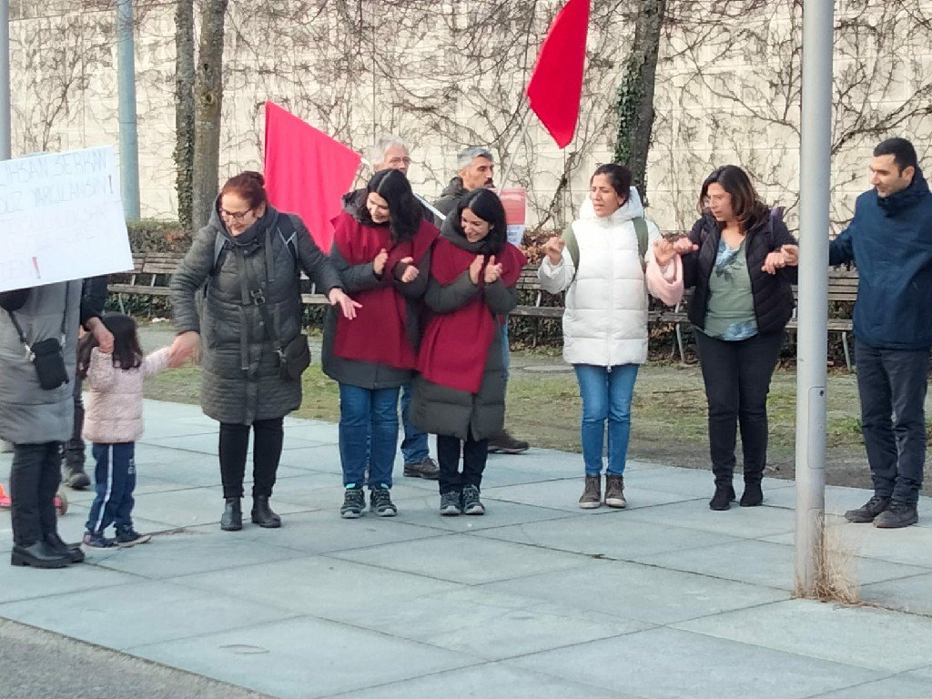 Uzun Yürüyüşün Son Eyleminde Karlsruhe Federal Savcılığı Önünde Gerçekleştirildi - Image 1