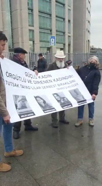 TAYAD’lı Aileler Çağlayan Adliyesi Önünde Oturma Eylemi Yaptılar - Image 1