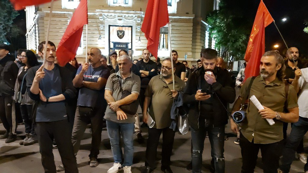 Yunanistan Halk Cephesi Katledilen 4 Devrimci İçin Türkiye Konsolosluğu Önünde Gösteri Yaptı - Image 11 Yunanistan Halk Cephesi Katledilen 4 Devrimci İçin Türkiye Konsolosluğu Önünde Gösteri Yaptı - Image 11