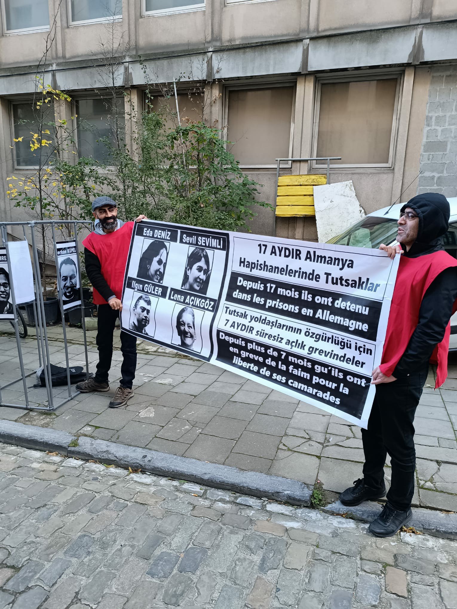 Belçika: Brüksel’de Alman Konsolosluğu Önündeydik - Image 1