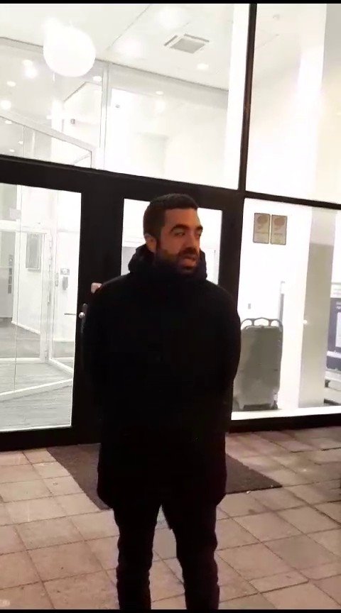 Belçika Brüksel’de Gözaltına Alınan Cahit Zorel İçin Dostları Yoldaşları Karakol Önünde Eylem Yapıyor - Image 1