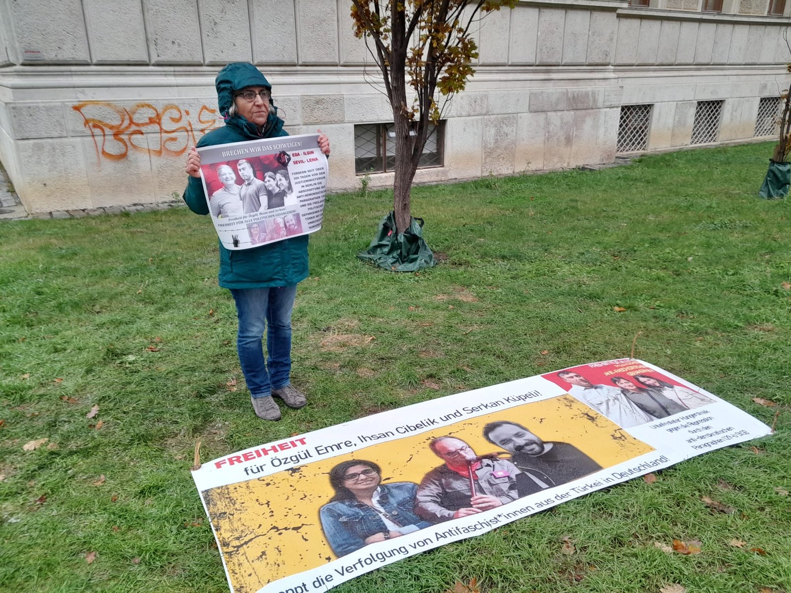 Avusturya Viyana’da Adalet Nöbeti Ve Açlığın Koynunda 12. Günümüz Umudun Direncin Adı Berlin Çadırına Selam Olsun - Image 1