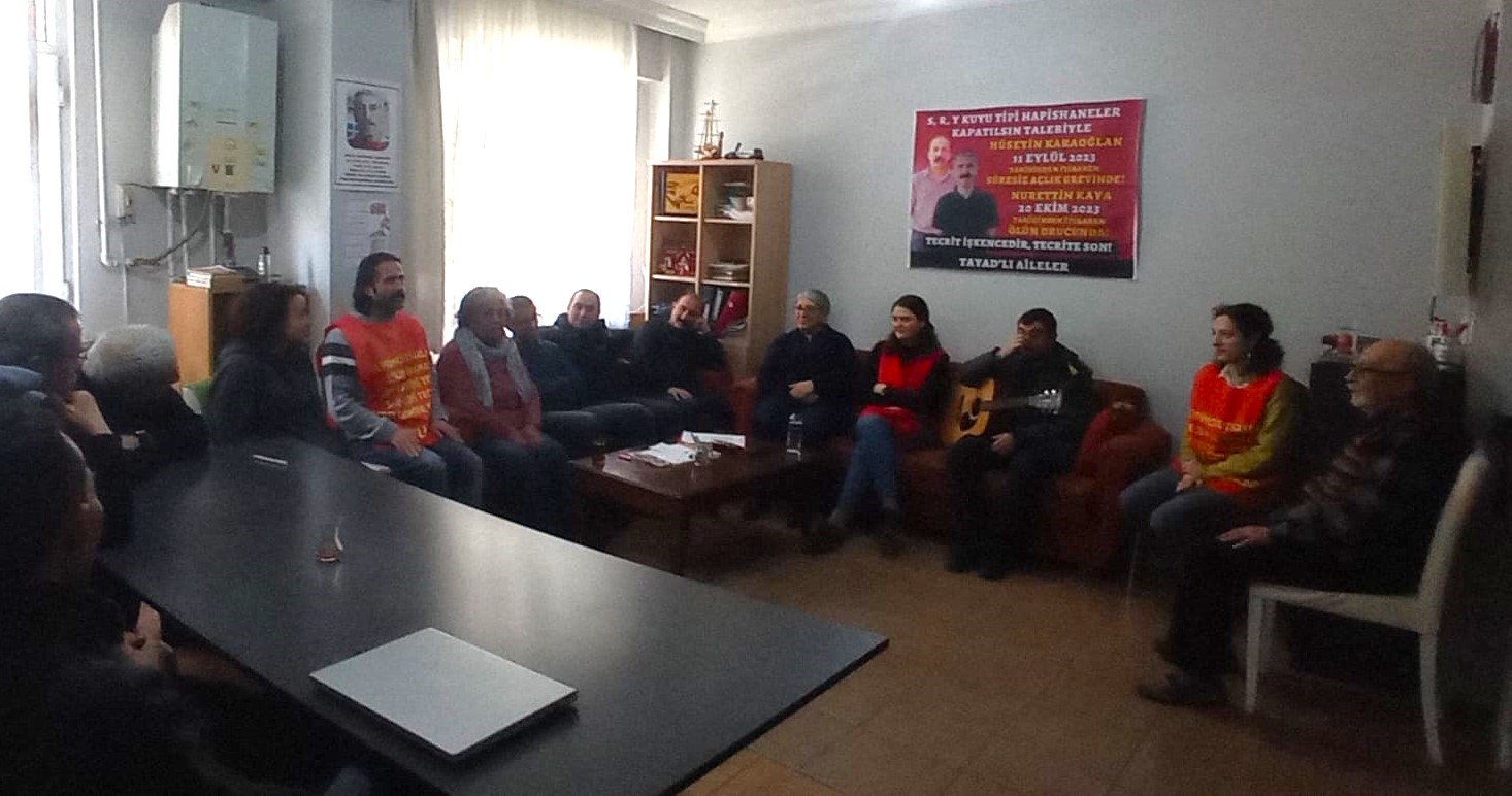 Grup Yorum Üyeleri TAYAD’lı Aileleri Ziyaret Etti - Image 1