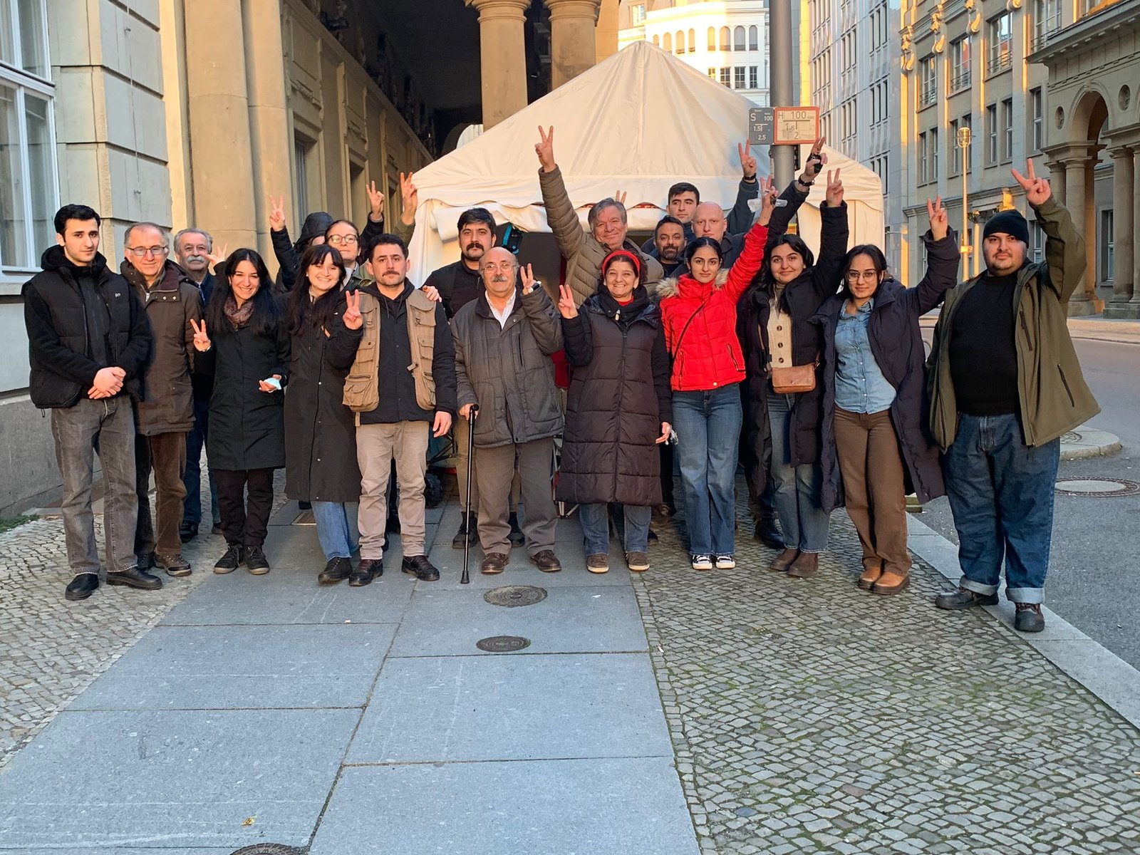 Avrupa Dev-Genç Berlin Direniş Çadırında Kına Törenine Katıldı - Image 1