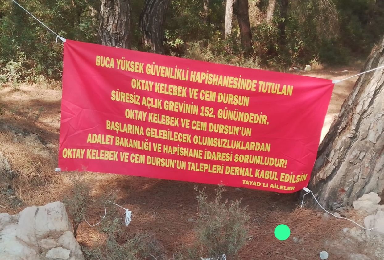 TAYAD’lılar Buca Kuyu Tipi Hapishanesi Önüne Pankart Astı - Image 1