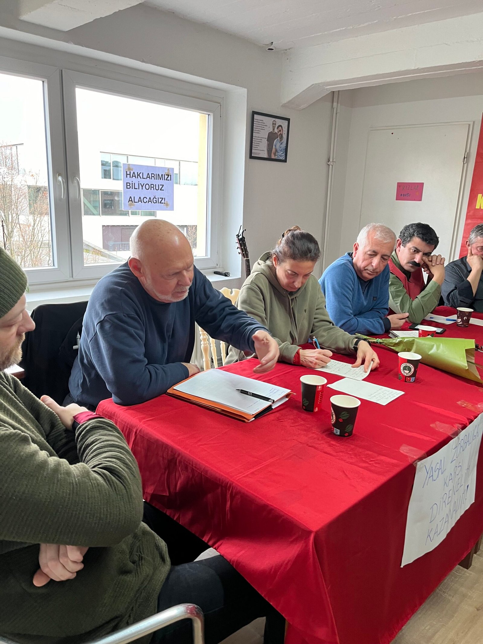 Almanya Köln Temel Haklar Derneğinde Direnişler Meclisi’nin 6. Yılı İçin Panel Düzenlendi! - Image 7 Almanya Köln Temel Haklar Derneğinde Direnişler Meclisi’nin 6. Yılı İçin Panel Düzenlendi! - Image 7