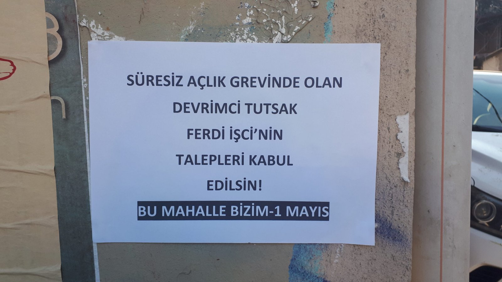 Bir Mayıs Mahallesinde Halk Cepheliler Süresiz Açlık Grevinde Olan Ferdi İşçi İçin Duvar Gazetesi Astı - Image 1