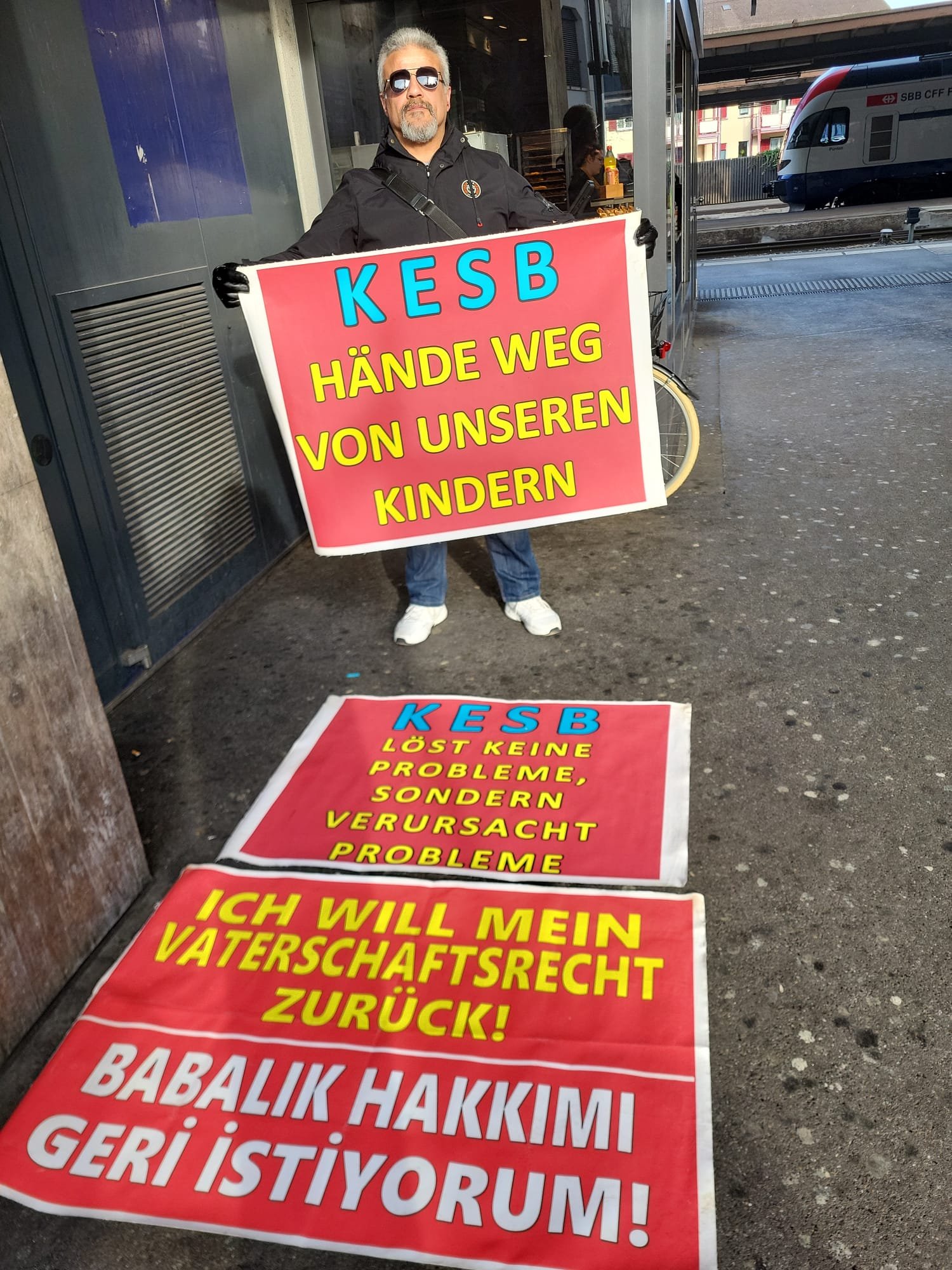 Uzay Uzatmaz Babalık Hakkı İçin Direniyor - Image 1