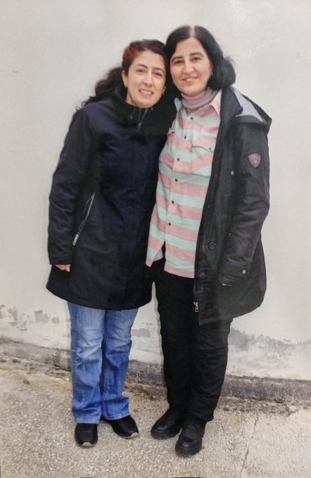 Özgür Tutsaklar Ayten Öztürk ile Yeliz Türkmen’in Çektirdikleri Fotoğrafı Paylaşıyoruz - Image 1