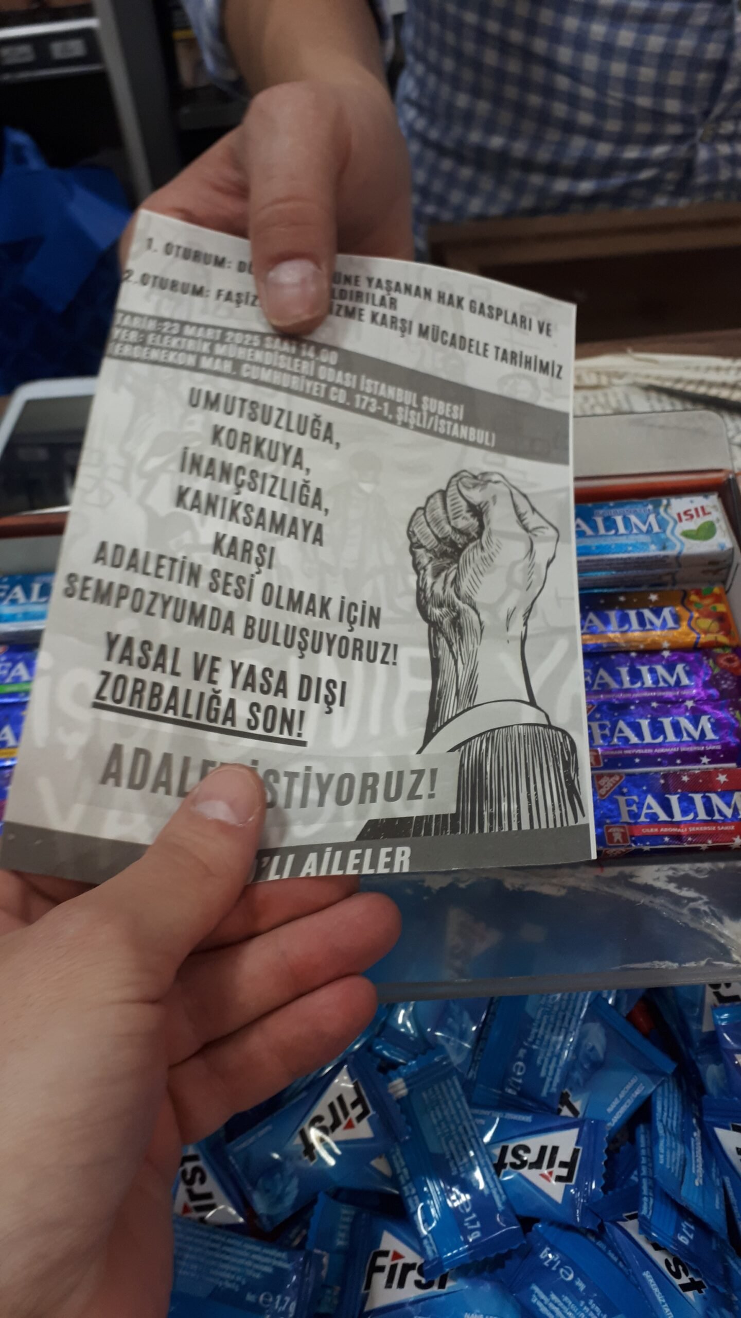 Bu Mahalle Bizim 1 Mayıs S-y-r Kuyu Tipi Hapishanelere Karşı Yapılacak Olan Adalet İstiyoruz Sempozyum Kampanyası İçin 300 Adet Bildiri Halk Ulaştırıldı - Image 1
