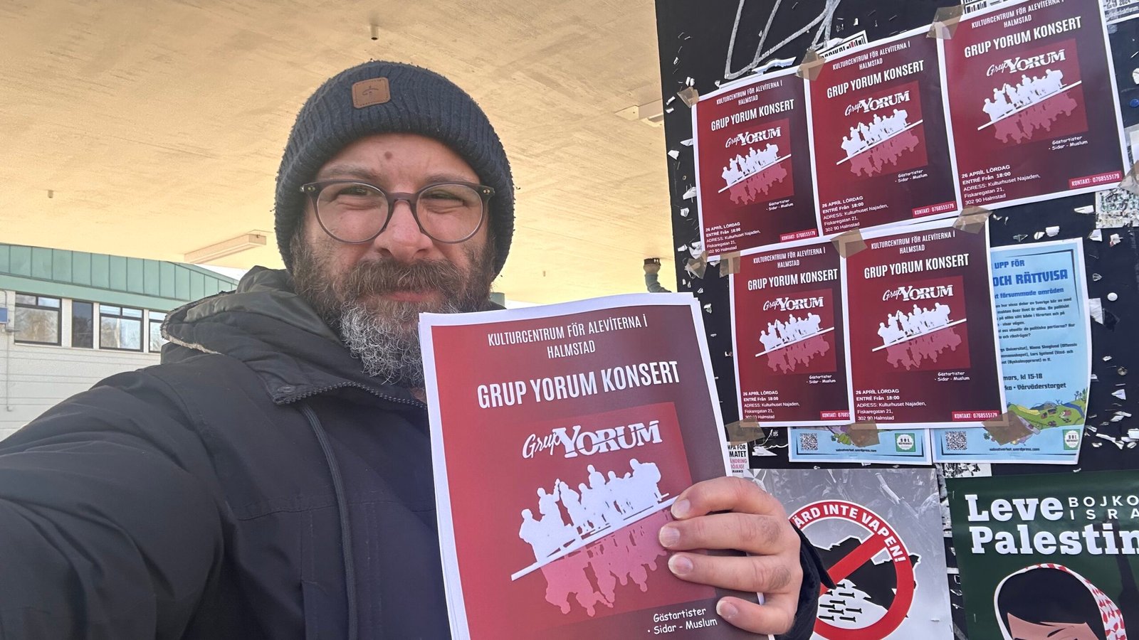 Grup Yorum Konseri İçin İsveç’te Afişleme Yapıldı ve Esnaflar Ziyaret Edildi - Image 1