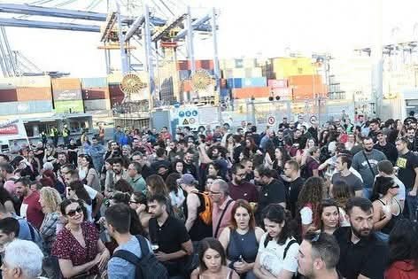 Anti Emperyalist Cephe: Siyonist Gemi Ever Golden’ın Yunanistan’ın Pire Limanına Gelmesi Protesto Edildi - Image 4 Anti Emperyalist Cephe: Siyonist Gemi Ever Golden’ın Yunanistan’ın Pire Limanına Gelmesi Protesto Edildi - Image 4