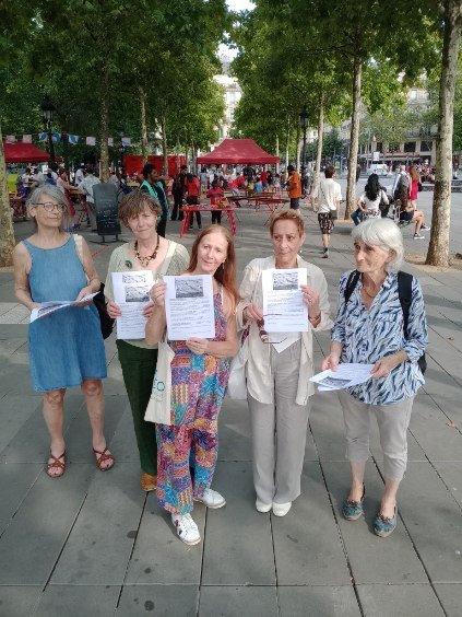 Fransa’da İki kolektif Zehra Kurtay için bildiri dağıtımı yaptı - Image 2 Fransa’da İki kolektif Zehra Kurtay için bildiri dağıtımı yaptı - Image 2
