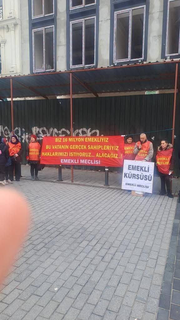 Emekli Meclisi Eminönü’nde Kürsü Kuruyor Tüm Emeklilere Çağrımızdır - Image 1