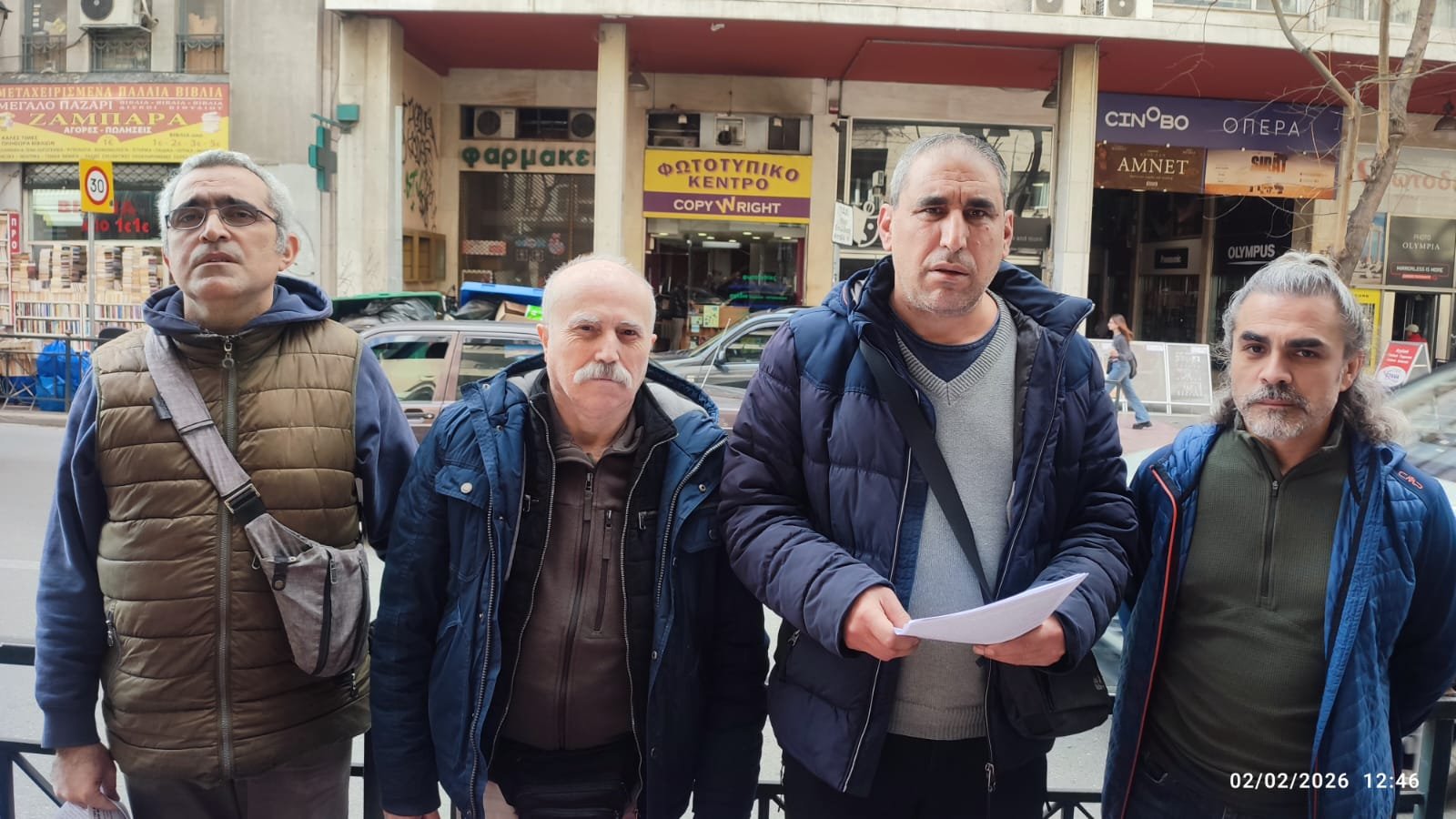 Yunanistan Atina’da, AKP Faşizminin Komplo Bir Dosya İle Tutukladığı Halkın Avukatı Naim Eminoğlu’na Özgürlük İçin İmza Masası 15. Gününde - Image 1