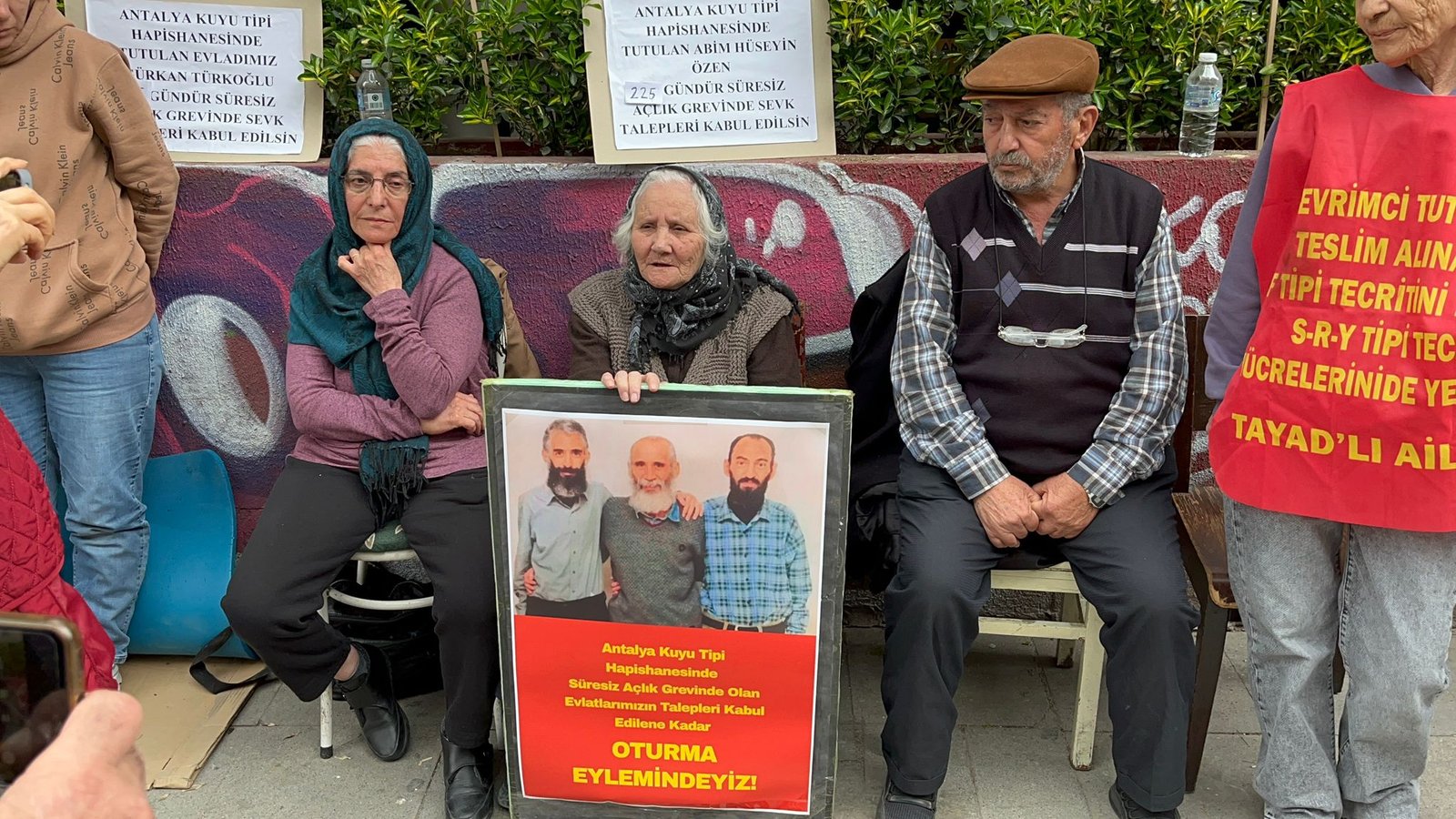 Ankara TAYAD’lı Aileler Yüksel Caddesi Direnişlerinin 16. Günü Öğlen Açıklaması - Image 1