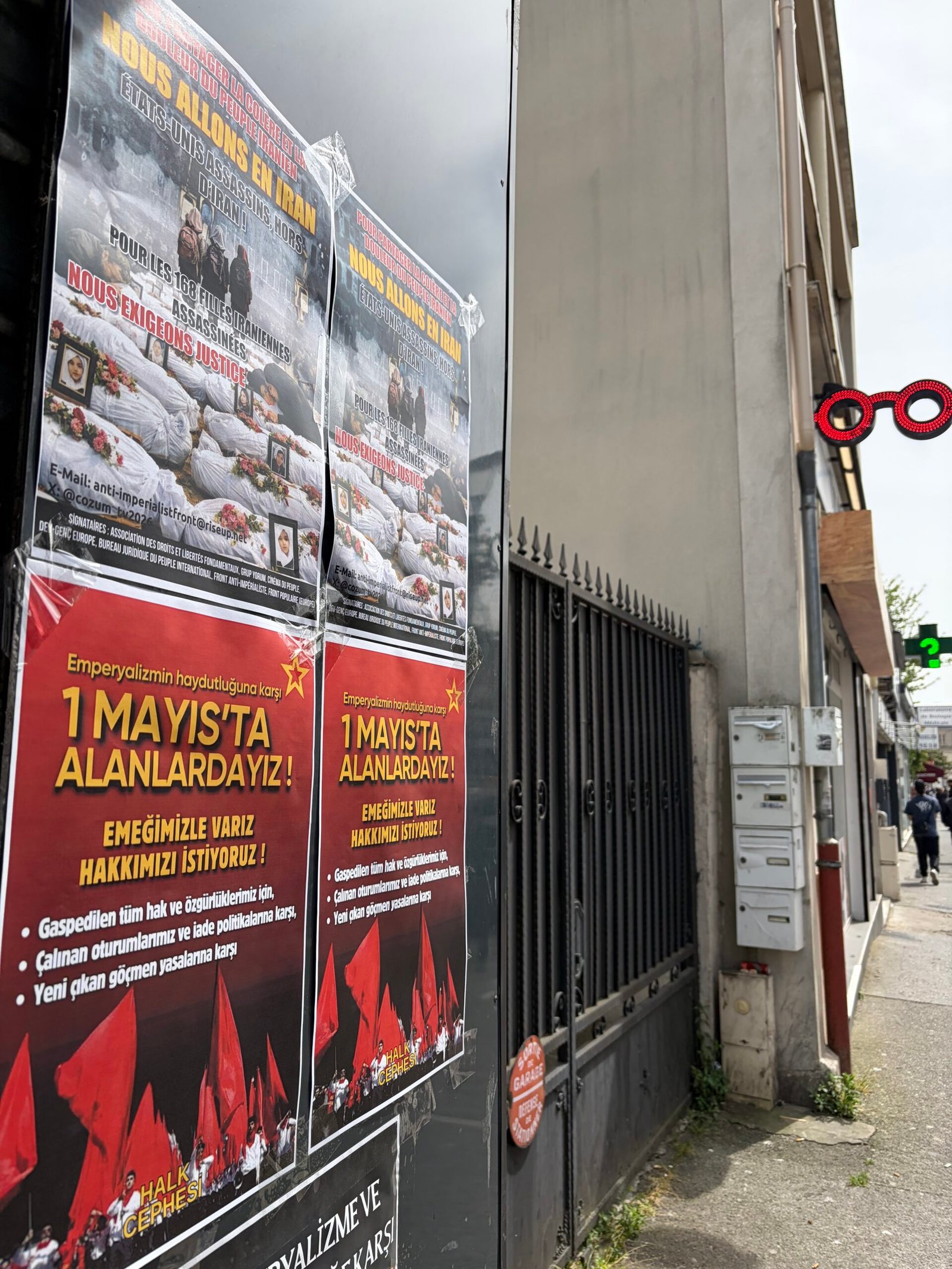 Fransa’da “İran’a Gidiyoruz” Afişleri Asıldı - Image 3