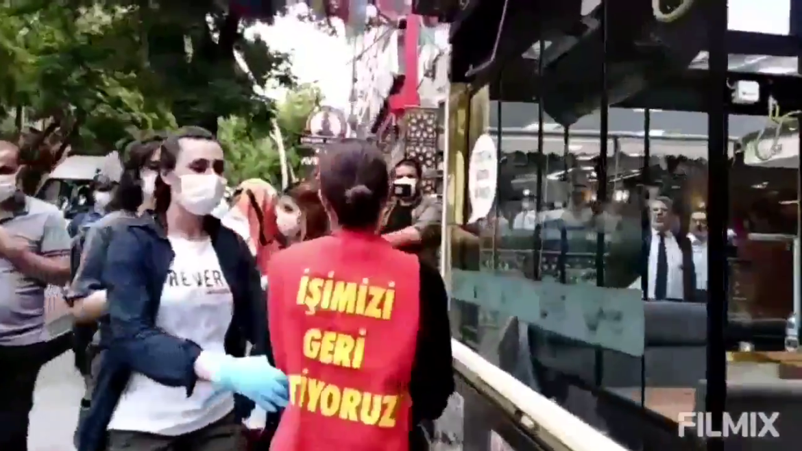 Mimar Alev Şahin Çevre Ve Şehircilik Bakanlığı Ek Binası Önünde Yerlerde Sürüklendi - Image 1