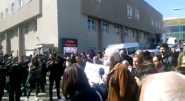 Ümraniye Araştırma Hastanesi Önünde Zorla Müdahale Tehdidine Karşı Eylem - Image 1