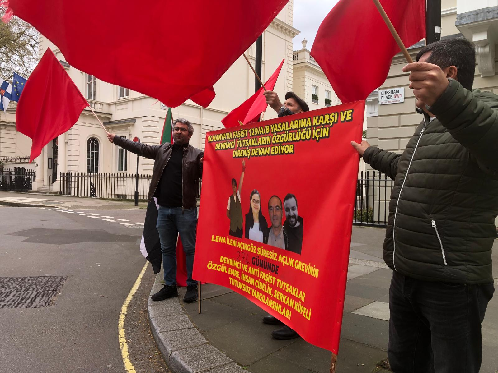 Londra’da 129 Yasalarına Karşı Sürdürülen Direniş İçin Eylem Yapıldı - Image 2 Londra’da 129 Yasalarına Karşı Sürdürülen Direniş İçin Eylem Yapıldı - Image 2
